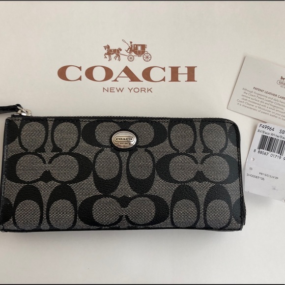 COACH Peyton Signature Wallet - Picture 1 of 6
